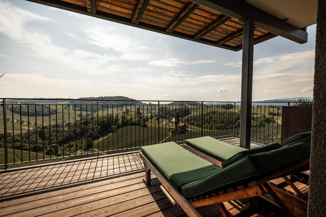 Weinhotel Maitz Wolfgang Ratsch an der Weinstrasse Luaran gambar