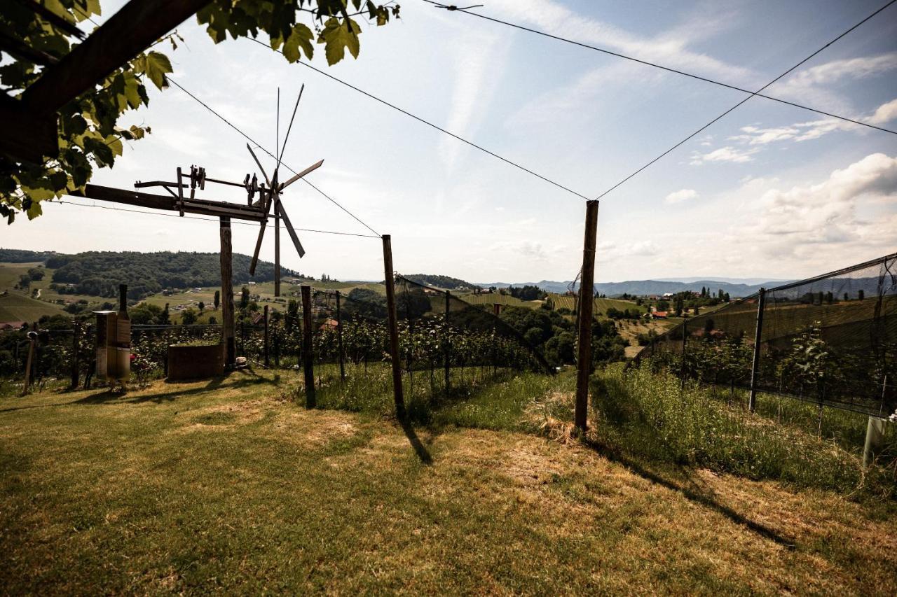 Weinhotel Maitz Wolfgang Ratsch an der Weinstrasse Luaran gambar