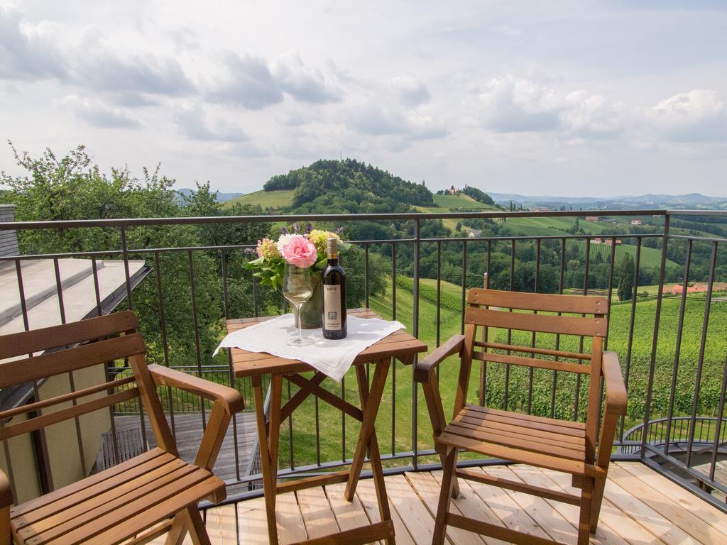 Weinhotel Maitz Wolfgang Ratsch an der Weinstrasse Bilik gambar